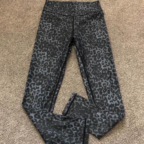 Zyia Cheetah Print Scrunch Butt Leggings - Picture 2 of 5